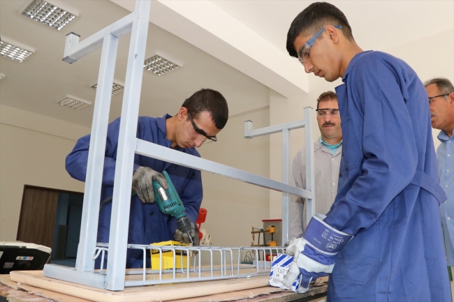 Batman'da lise öğrencilerinden ülke ekonomisine 5,5 milyon liralık katkı